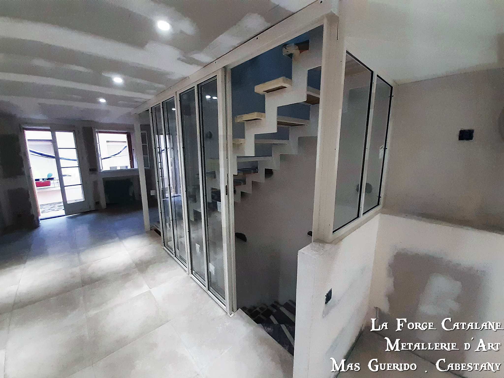 verriere coulissante escalier double limon thermolaquage forge catalane.jpg